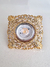 Spot de iluminación estilo shabby, con un diseño ornamental dorado y rosa nacarado, decorado con strass
