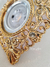 Spot de iluminación estilo shabby, con un diseño ornamental dorado y rosa nacarado, decorado con strass