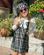 Look Emily de camisa off e salopete xadrez branco e preto - Estilosa Kids / Loja Online Moda Infantil