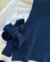 Conjunto de saia plissada xadrez, blusa branca, colete azul marinho em malha e laço de cabelo aluna - loja online