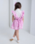 Conjunto de salopete rosa e blusa off de amarrar Laila (acompanha laço de cabelo) - Estilosa Kids / Loja Online Moda Infantil