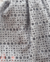 Conjunto de blusa renda branca e saia brilho cinza chumbo na internet