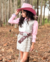 Conjunto de saia franja , camisa rosa e cropped prata courino na internet