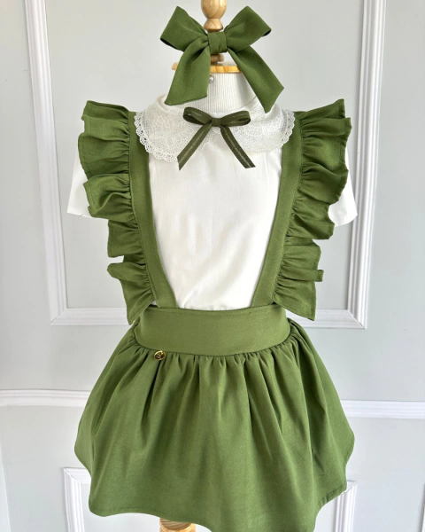 Conjunto de salopete verde oliva e blusa manga curta Clara (acompanha laço de cabelo) - comprar online