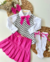 Conjunto de saia pink, camisa branca, colete coração e laço de cabelo Angélica