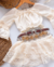 Conjunto de saia babados renda e ciganinha off white na internet