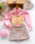 Conjunto de short saia Tweed rosa , camisa e cropped dourado