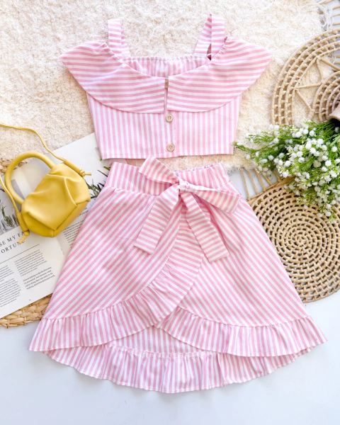 Conjunto de short saia e cropped listrado branco e rosa bebê - comprar online