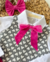 Conjunto de saia pink, camisa branca, colete coração e laço de cabelo Angélica - comprar online