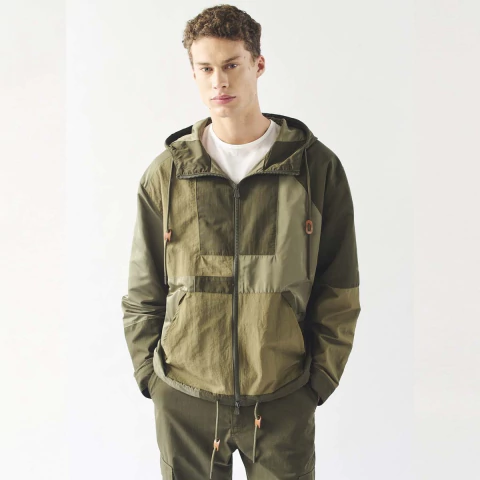 Campera Poliester Hombre Bensimon Patch Con Capucha (60217) - comprar online