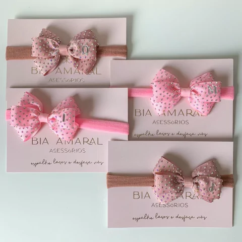 Laço Base com cristais e inicial (06cm)