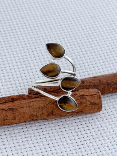 Anel Em Prata 925 Com Olho De Tigre (39/15A940229) na internet