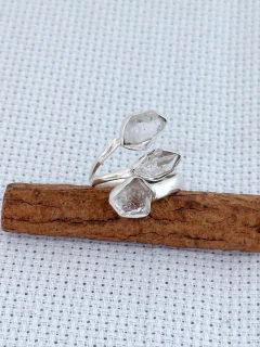 Anel Em Prata 925 Com Topázio Branco (54/27A860189) na internet