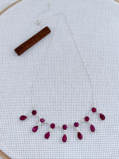 COLAR EM PRATA 925 COM RUBI (53/25C1320299) - Padma Joias Em Prata 925