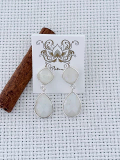 BRINCO EM PRATA 925 COM PEDRA DA LUA (53/17B990219) na internet