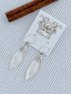 BRINCO BALI EM PRATA 925 COM MADREPÉROLA (39/12B23059)