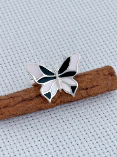 ANEL EM PRATA 925 COM MADREPÉROLA E ÔNIX (53/12A1320299) - Padma Joias Em Prata 925