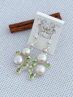 Brinco em prata 925 com pérola barroca e peridoto (55/20B2510559)