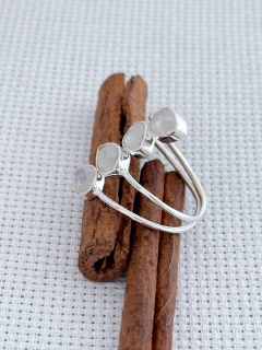 ANEL EM PRATA 925 COM PEDRA DA LUA (53/17A1360299) - Padma Joias Em Prata 925