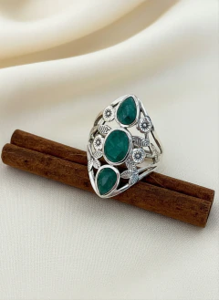 ANEL EM PRATA 925 COM ESMERALDA (53/07A1560349)