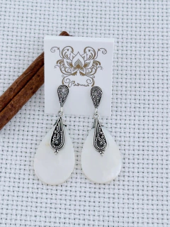 BRINCO EM PRATA 925 COM MADREPÉROLA (80/12B640149) - comprar online