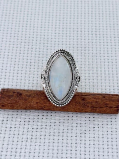 ANEL EM PRATA 925 COM PEDRA DA LUA (35/17A1360309) na internet