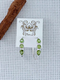 BRINCO EM PRATA 925 COM PERIDOTO (90/10B1550349) na internet