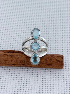 Anel Em Prata 925 Com Topázio Azul (94/27A1380329) na internet