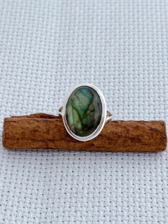 ANEL EM PRATA 925 COM LABRADORITA (70/09A1060239) na internet