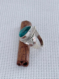 ANEL EM PRATA 925 COM ESMERALDA (35/07A1030229) - loja online