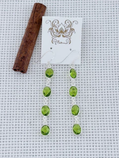 BRINCO EM PRATA 925 COM PERIDOTO (35/10B580129) na internet