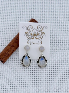 BRINCO EM PRATA 925 COM PEDRA DA LUA (80/17B660149) - comprar online