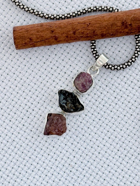 PINGENTE EM PRATA 925 COM TURMALINA Bruta (40/60P780199)