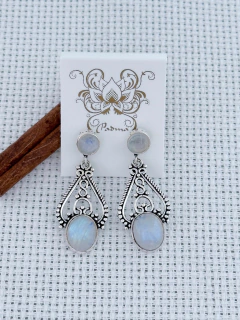 BRINCO EM PRATA 925 COM PEDRA DA LUA (80/17B1010229) - comprar online