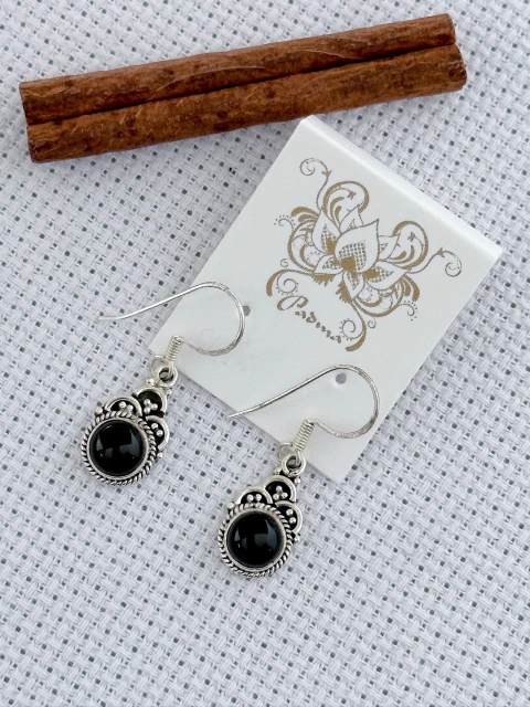 BRINCO EM PRATA 925 COM ÔNIX (1/16B460109)