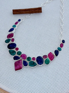 Colar Em Prata 925 com Mix De Pedras - Esmeralda, Rubi e Safira (53/40U64801429)