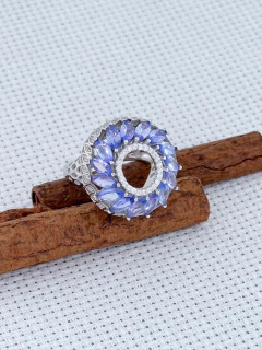 Anel em Prata 925 com Tanzanita e Zircônia (1/10A2830629) - Padma Joias Em Prata 925