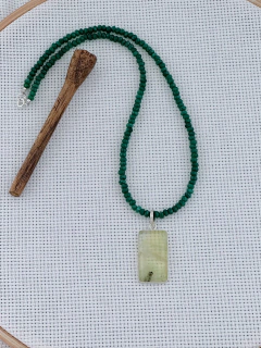 COLAR EM Esmeralda Com Detalhes Em Prata 925 e Prehnita (35/07C1890419) - comprar online