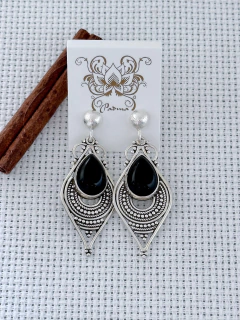 BRINCO EM PRATA 925 COM ÔNIX (1/16B13800309) - comprar online