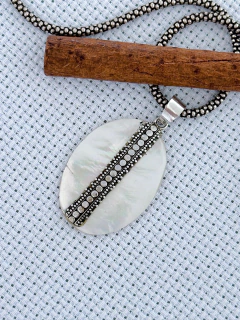 PINGENTE BALI EM PRATA 925 COM MADREPÉROLA (39/12P29079)