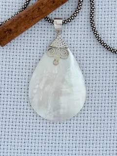 PINGENTE BALI EM PRATA 925 COM MADREPÉROLA (39/12P29079) - comprar online