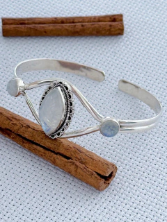 Bracelete Em Prata 925 Com Pedra da Lua (39/17U2410599)