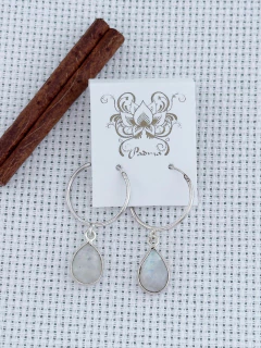 BRINCO EM PRATA 925 COM PEDRA DA LUA (40/17B38099) na internet