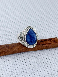 ANEL EM PRATA 925 COM SAFIRA (39/26A1080239) - Padma Joias Em Prata 925