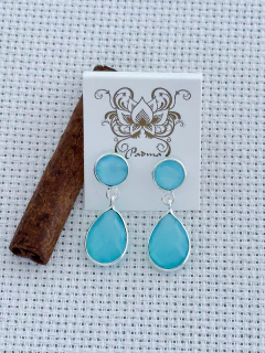 BRINCO EM PRATA 925 COM CALCEDÔNIA (53/05B890199) na internet