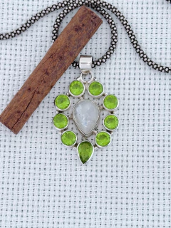 Pingente Em Prata 925 Com Peridoto e Pedra da Lua (35/2P1630359) na internet
