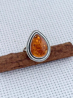 ANEL EM PRATA 925 COM ÂMBAR (54/33A960219) - Padma Joias Em Prata 925