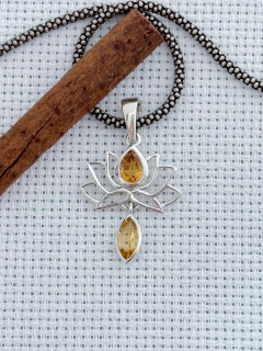 Pingente Flor de Lótus em Prata 925 com Citrino (1/10790179) na internet