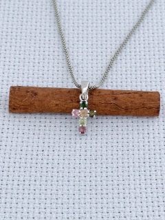 PINGENTE CRUZ EM PRATA 925 COM TURMALINA (35/60P550259) - comprar online