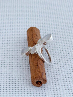 ANEL EM PRATA 925 COM PEDRA DA LUA (94/17A920219) - loja online